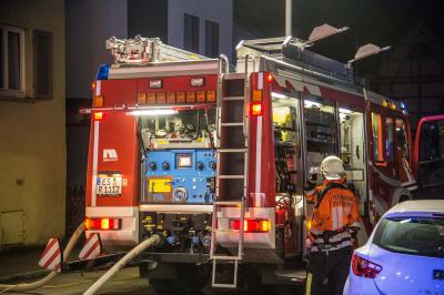 Ostfildern-Nellingen: Kellerbrand loest Grosseinsatz der Rettungskraefte aus